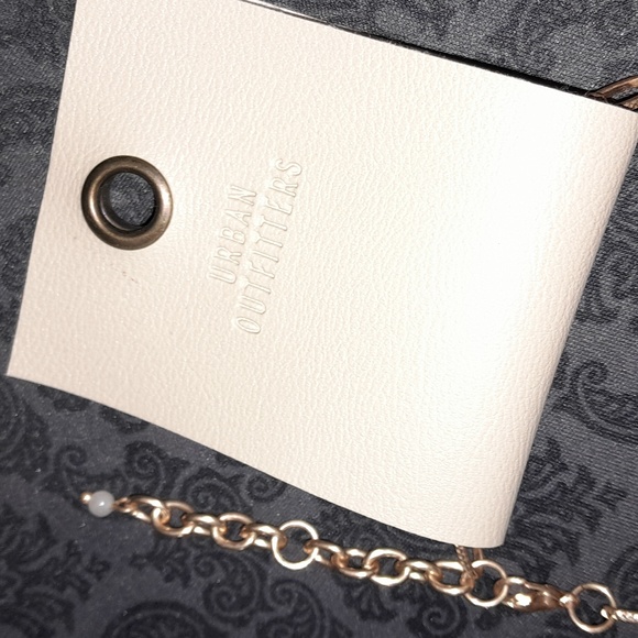 Urban Outfitters - Picture 6 of 6